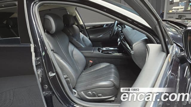 Genesis Electrified G80 2021 — фото 12 из 20