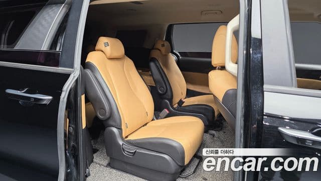 Kia Carnival 2021 — ფოტო 12/20