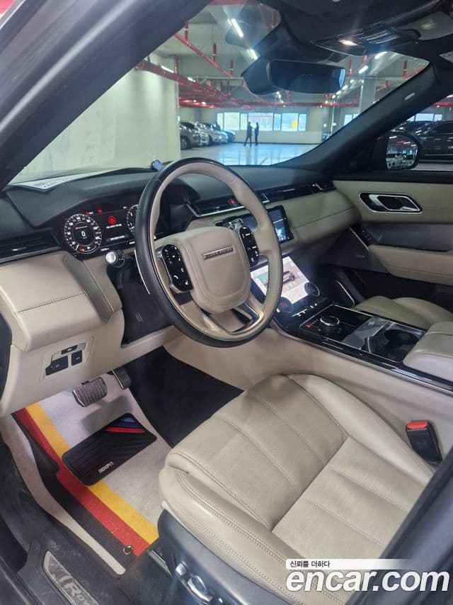 Land Rover Range Rover Velar 2018 — Photo 2/19