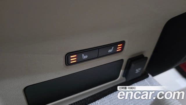 Land Rover Range Rover Velar 2018 — Photo 3/19