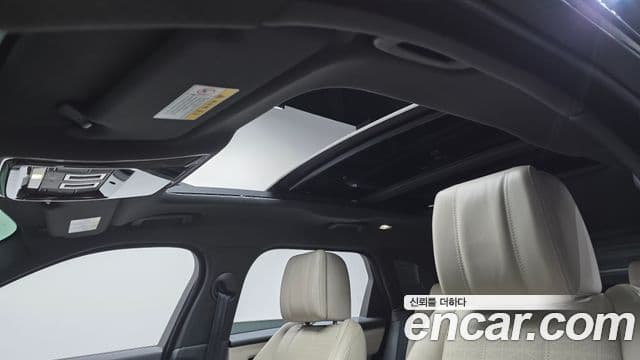 Land Rover Range Rover Velar 2018 — Photo 9/19