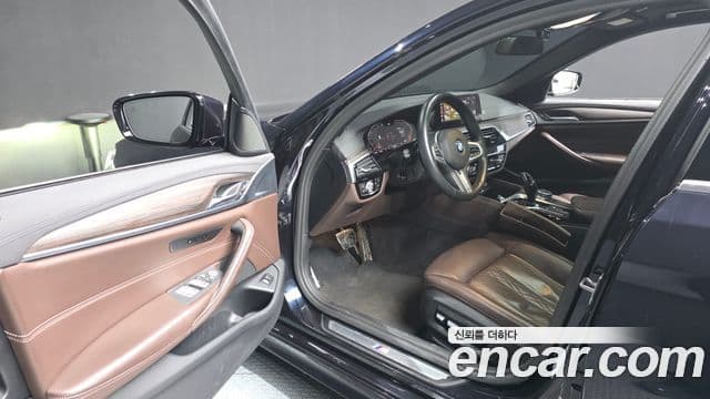BMW 5 Series 2020 — Фото 10/20