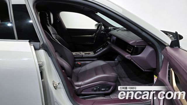 Porsche Taycan 2022 — ფოტო 2/20