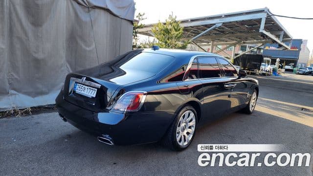 Rolls-Royce Ghost 2024 — Şəkil 1/20