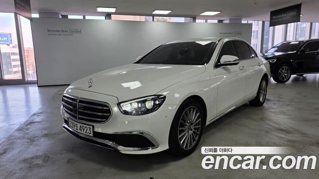 Mercedes-Benz E-Class 2023 — ფოტო 4/17