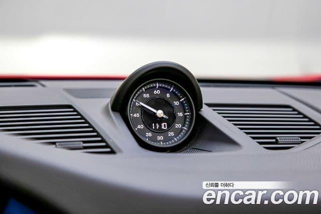 Porsche 911 2022 — ფოტო 17/19