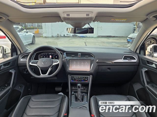 Volkswagen Tiguan 2021 — ფოტო 6/20
