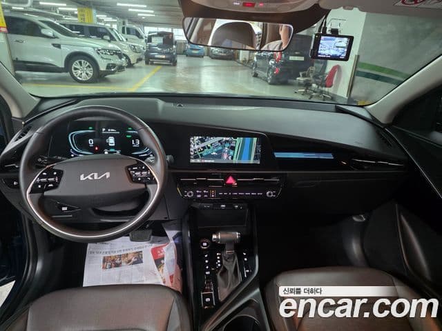 Kia Niro 2022 — Şəkil 9/16