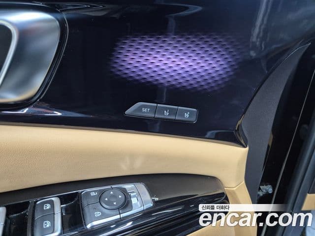 Kia Carnival 2023 — фото 13 из 20
