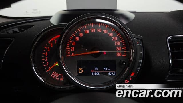 Mini Cooper Clubman 2019 — Şəkil 17/20