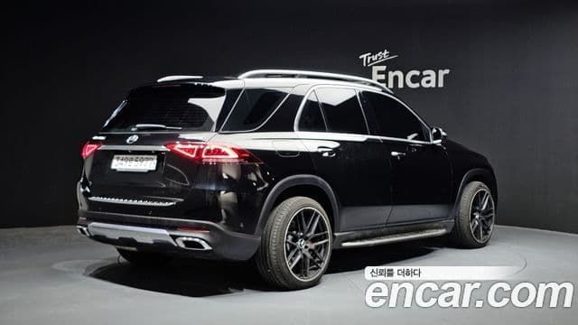 Mercedes-Benz GLE-Class 2020 — ფოტო 2/20