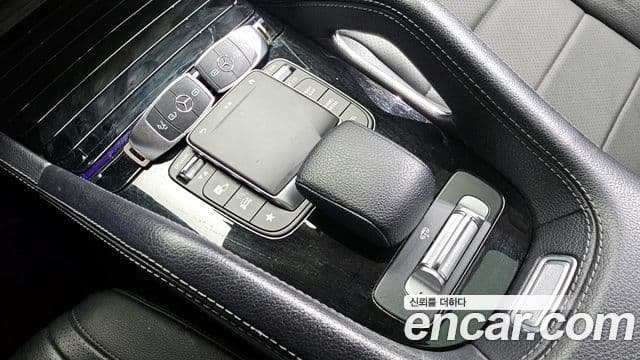 Mercedes-Benz GLE-Class 2020 — ფოტო 16/20