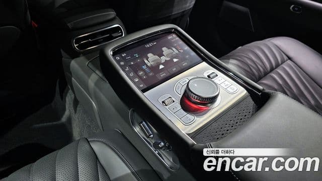 Genesis G90 2023 — ფოტო 7/20