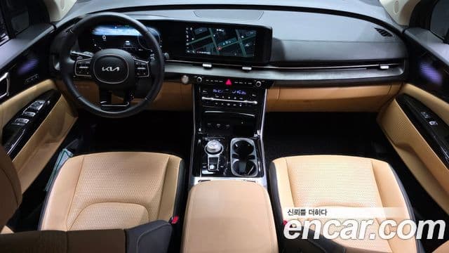 Kia Carnival 2023 — ფოტო 7/20