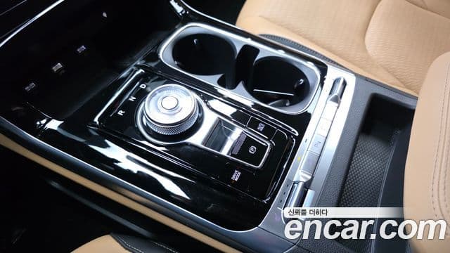 Kia Carnival 2023 — ფოტო 9/20