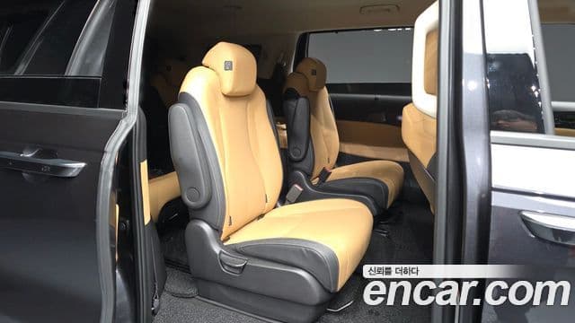 Kia Carnival 2023 — ფოტო 12/20