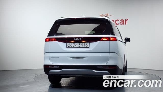 Kia Carnival 2023 — фото 3 из 20