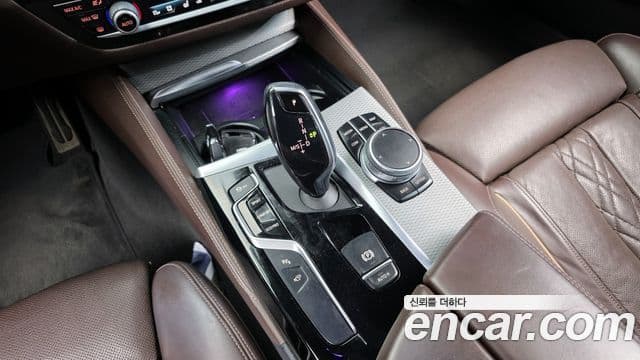 BMW 5 Series 2018 — фото 9 из 20