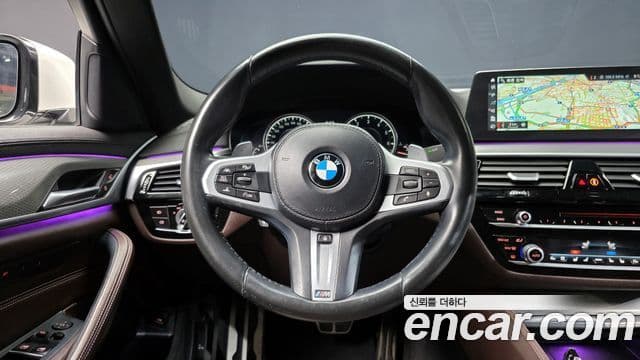 BMW 5 Series 2018 — фото 13 из 20