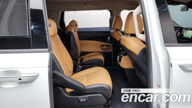 Kia Carnival 2022 — ფოტო 12/20