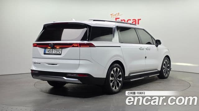 Kia Carnival 2021 — Фото 2/20