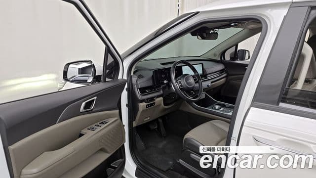 Kia Carnival 2024 — ფოტო 8/20