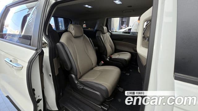 Kia Carnival 2024 — ფოტო 12/20