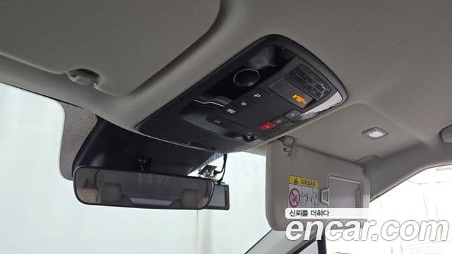 Kia Carnival 2024 — ფოტო 18/20