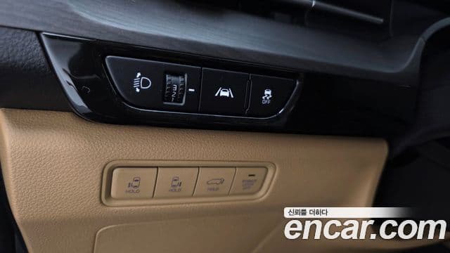 Kia Carnival 2023 — ფოტო 16/20