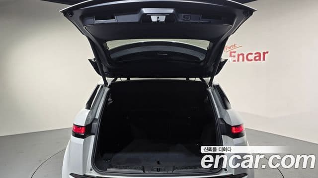 Land Rover Range Rover Evoque 2021 — фото 13 из 20