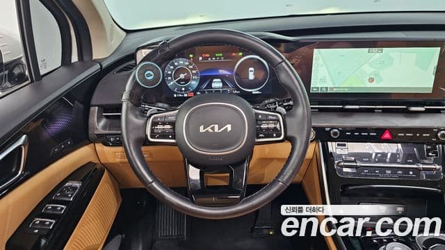 Kia Carnival 2023 — ფოტო 13/20
