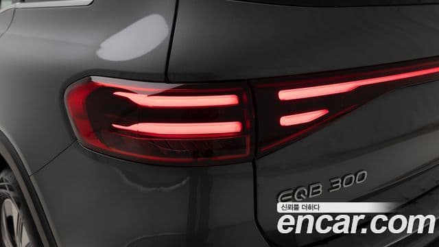 Mercedes-Benz EQB 2025 — ფოტო 12/20