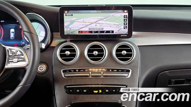 Mercedes-Benz GLC-Class 2021 — ფოტო 14/20