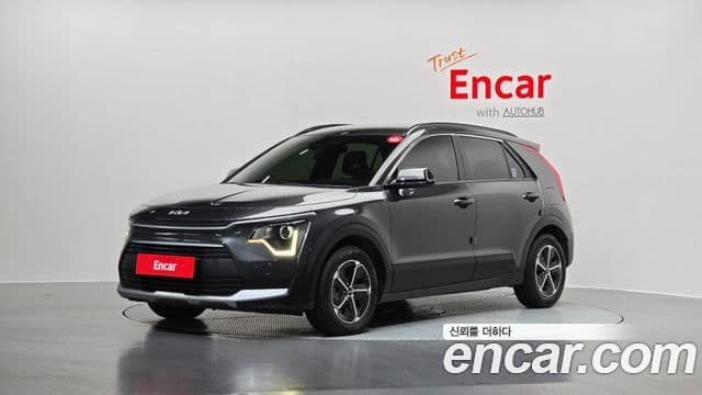 Kia Niro 2022 — ფოტო 1/20