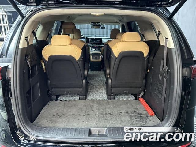 Kia Carnival 2022 — Şəkil 18/19