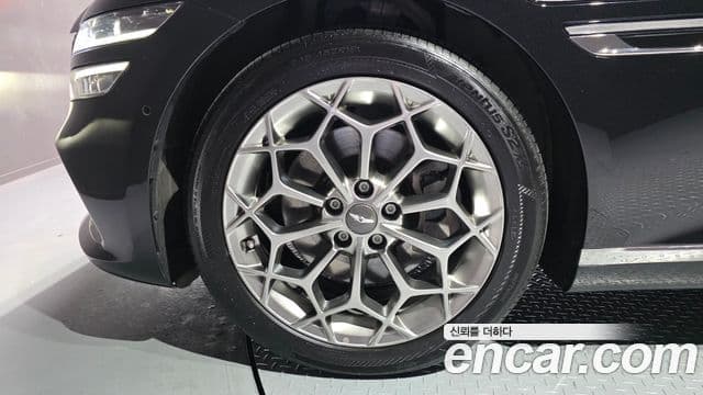 Genesis Electrified G80 2020 — ფოტო 4/20
