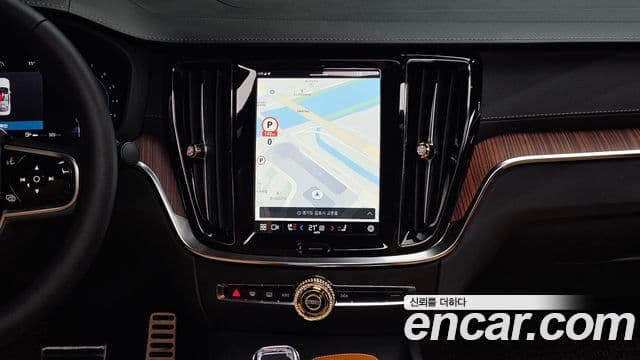 Volvo S60 2024 — ფოტო 15/20