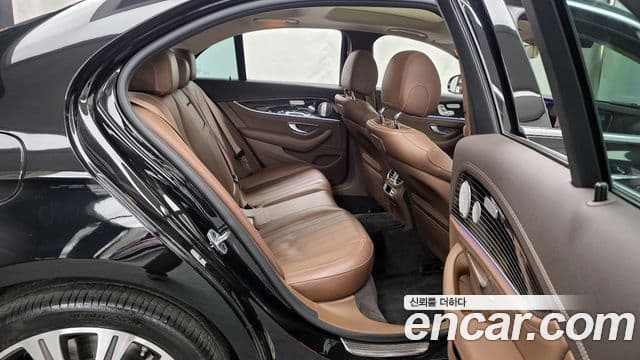 Mercedes-Benz E-Class 2020 — Şəkil 12/20
