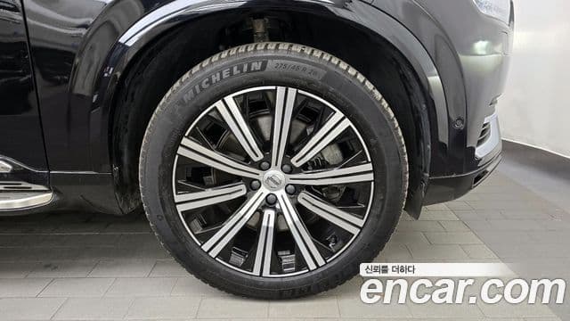 Volvo XC90 2021 — ფოტო 15/20
