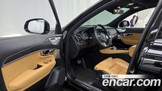 Volvo XC90 2021 — ფოტო 9/20