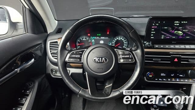 Kia Seltos 2019 — фото 13 из 20