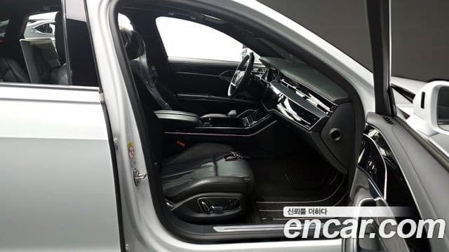 Audi A8 2021 — ფოტო 11/20