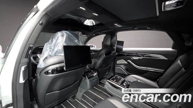 Audi A8 2021 — ფოტო 17/20
