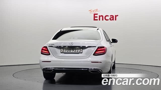 Mercedes-Benz E-Class 2018 — Şəkil 4/20