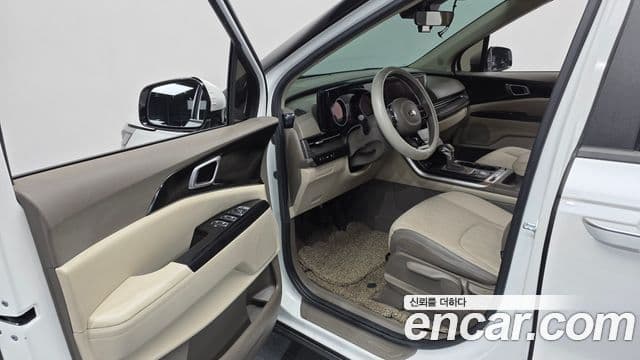 Kia Carnival 2021 — Şəkil 11/20