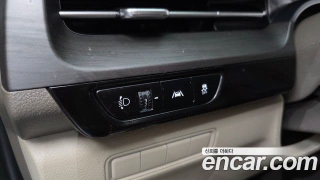 Kia Carnival 2021 — Şəkil 16/20