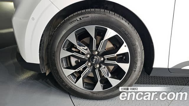 Kia Carnival 2021 — Şəkil 19/20