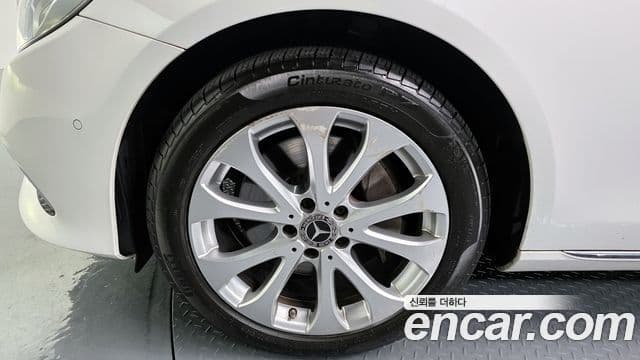 Mercedes-Benz E-Class 2020 — ფოტო 5/20