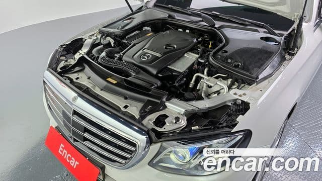 Mercedes-Benz E-Class 2020 — ფოტო 6/20