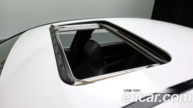 Mercedes-Benz E-Class 2020 — ფოტო 18/20